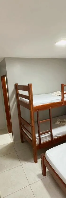 Hotel Calleb，位于菲格雷多总统镇的酒店