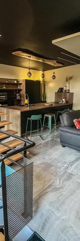 Le B Maison 1 à 4 pers & jacuzzi à Baccarat，位于巴卡拉的酒店
