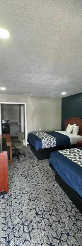 Economy Inn，位于艾达的酒店