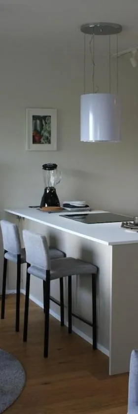 Air conditioned condo downtown with lake view，位于海门林纳的酒店