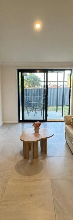 Modern Simplicity Granny Flat in Belmont，位于布里斯班的酒店