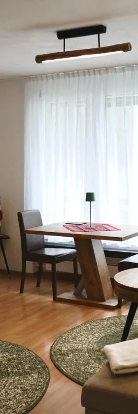 Apartment Kleo - Kerenzerberg，位于费尔茨巴赫的酒店