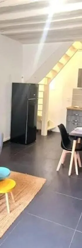 Citadin Familial, WIFI HD, parking centre ville，位于Conches-en-Ouche的酒店