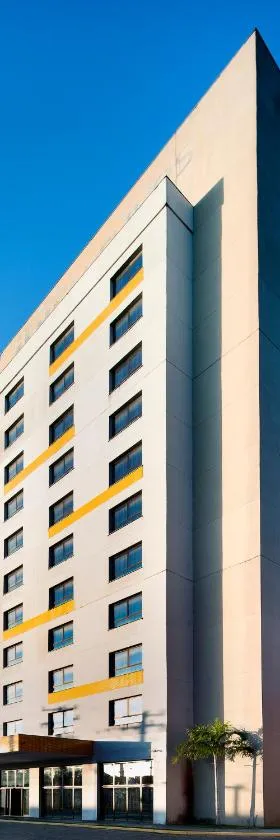 Hotel Nacional Inn Alagoinhas，位于阿拉戈伊尼亚斯的酒店