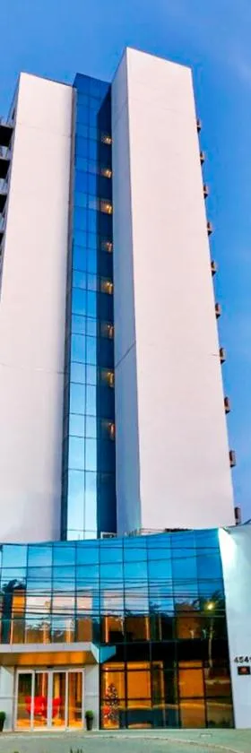 Hotel Amsterdam Montes Claros，位于蒙蒂斯克拉鲁斯的酒店