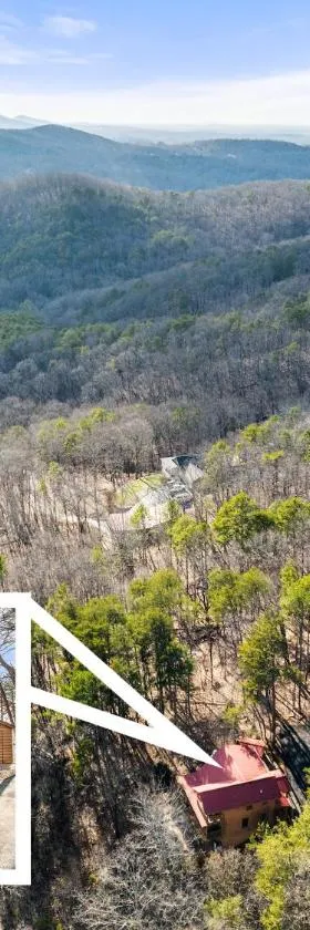 Above and Beyond, Cabin with Massive Views Near Helen，位于克利夫兰的酒店