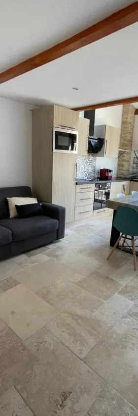 studio cosy a la ferme，位于Saint-Julia的酒店