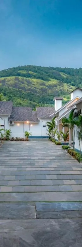 Abrigo Resorts，位于Perintalmanna的酒店