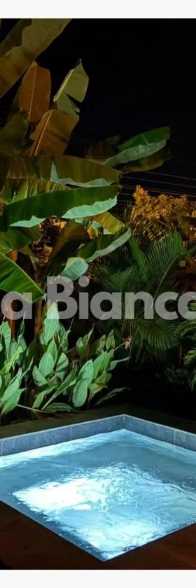 Cabaña Bianca Elite con jacuzzi privado!，位于梅尔加的酒店