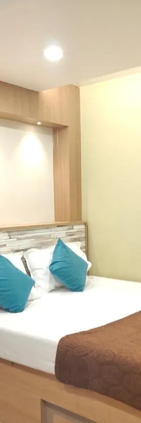 Central Inn, Kolhapur，位于戈尔哈布尔的酒店