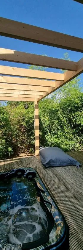 L ABRI spa et détente，位于Liergues的酒店