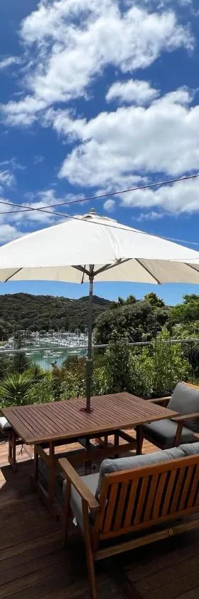Sleep with the Kiwis in Doves Bay，位于凯里凯里的酒店