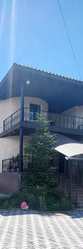 Almaty guest house，位于阿拉木图的酒店