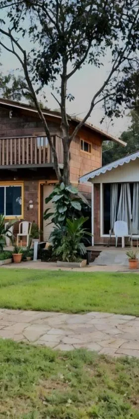 Garden Villa Homestay ! Dandeli Ramnagar ! Eco Friendly Villa，位于Londa的酒店