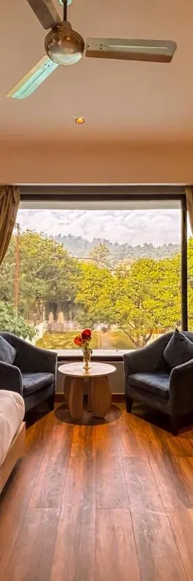 The Maple Woods Resort，位于兰纳加的酒店