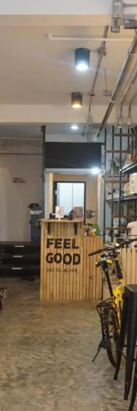 Feel Good Hostel bk，位于Sathani Thon Buri的酒店