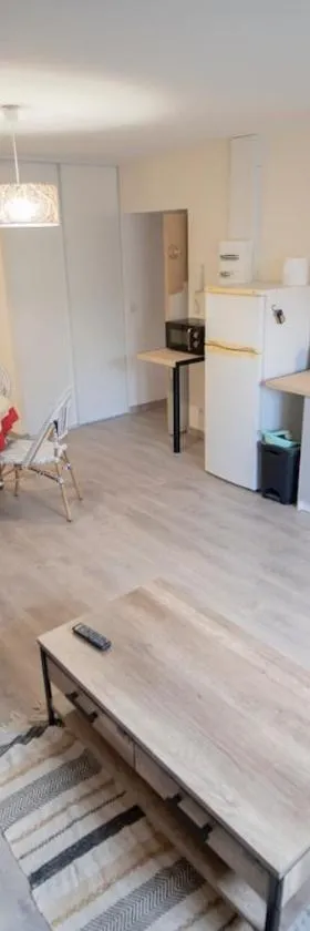 apartment 4 people，位于Vroncourt的酒店