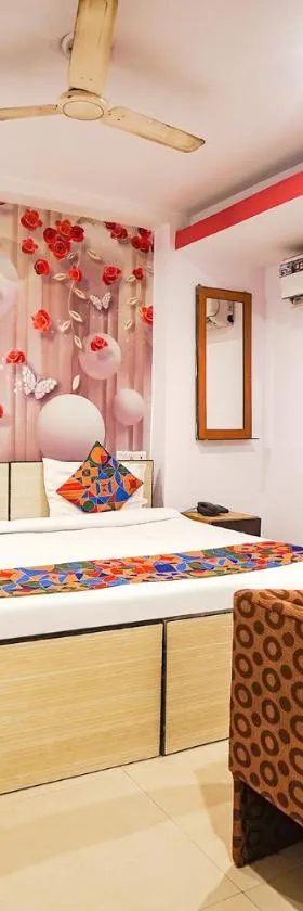FabExpress R Inn - Nr Prayagraj Railway Station，位于Muthiganj的酒店