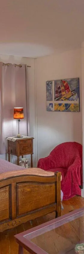 Chambre d'Hôtes Les Jardins de Marie, SCI Charles III，位于贝尔奈的酒店
