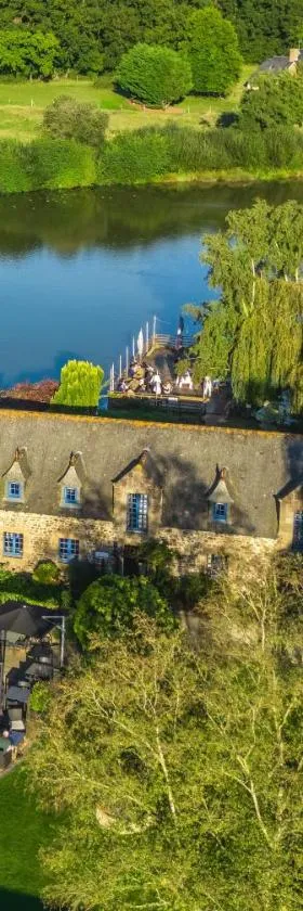 Logis Hôtel Le Manoir Des Portes，位于朗巴勒的酒店