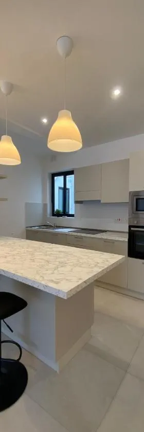 Swieqi Malaika New Apt 6，位于Is-Swieqi的酒店