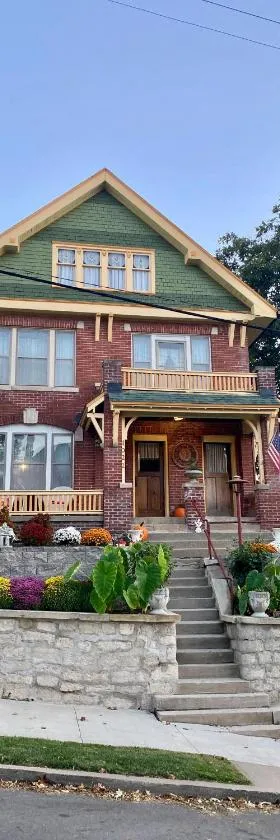 The Edmond an 1887 Arts & Crafts gem，位于圣约瑟夫的酒店