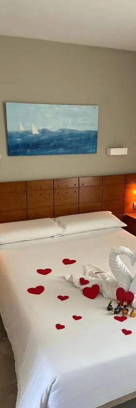 科斯塔阿萨哈尔酒店，位于格拉德卡斯特利翁的酒店