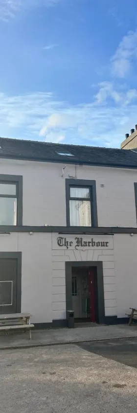 The Harbour Inn，位于巴罗弗内斯的酒店