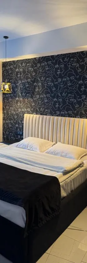 Lux Plaza Hotel EVN airport，位于Arbatʼ的酒店
