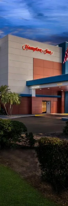 狄伯瑞-德尔托纳汉普顿酒店，位于DeBary的酒店