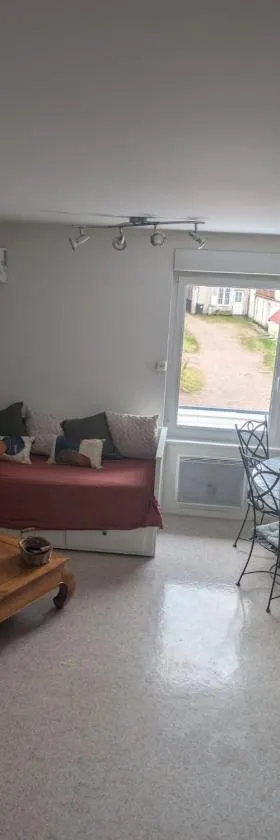 Appartement calme hyper centre，位于勒米尔蒙的酒店