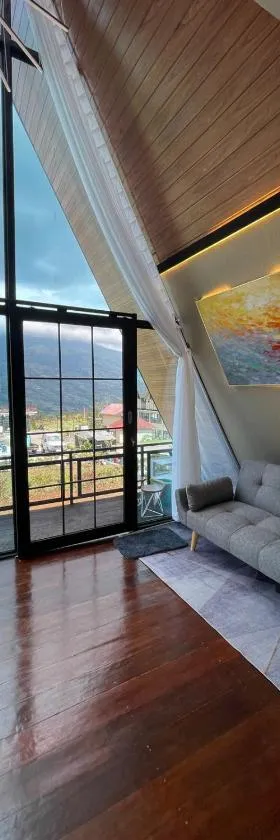 Kayana cabin dieng，位于沃诺索博的酒店