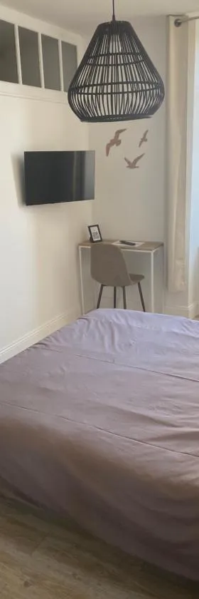Chambre avec salle de bain privative, Louhans Centre Ville，位于卢昂的酒店