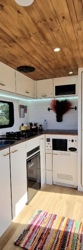 Static Camper in front of the Sea，位于厄尔梅达诺的酒店