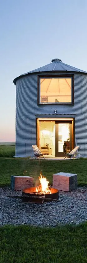 Clark Farm Silos - 5 Silo Mountain View Retreat，位于卡利斯佩尔的酒店