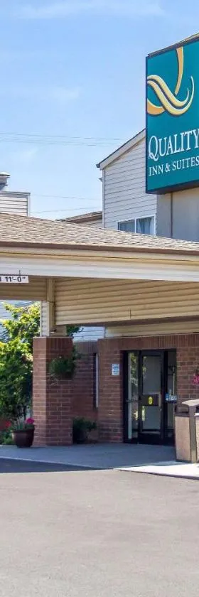 Quality Inn & Suites Longview Kelso，位于长景市的酒店