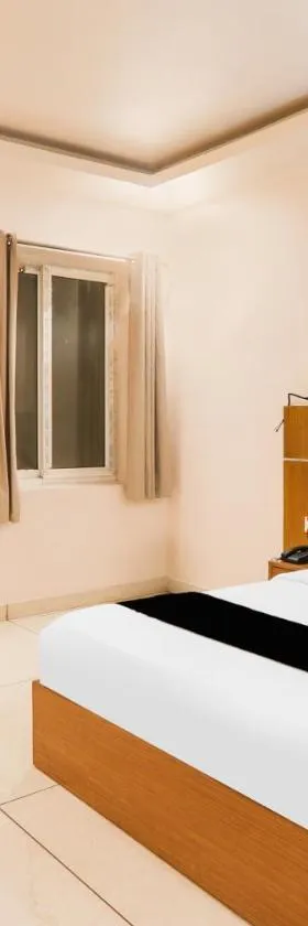 Super Townhouse Viraj Khand Formerly Veridian Inn，位于Gomti Nagar的酒店