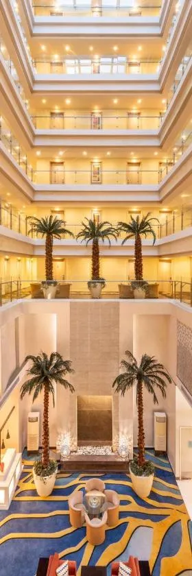 法里达巴德丽亭酒店，位于法里达巴德的酒店