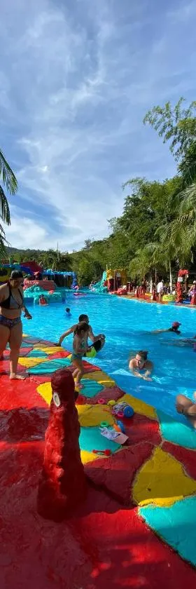 consorcio club Paradise，位于圣拉菲尔的酒店