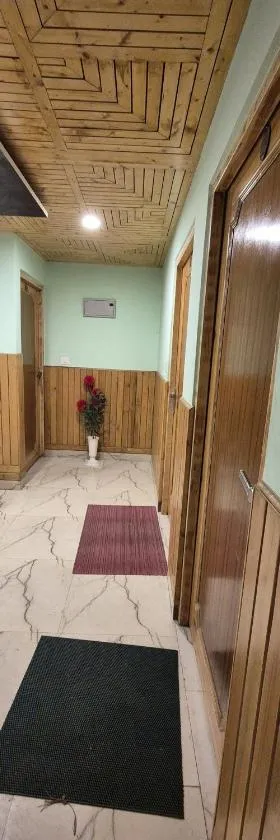 MEHTA Guest House，位于Rāmpur的酒店