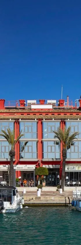 Hotel Mim Sotogrande Club Maritimo，位于索托格兰德的酒店
