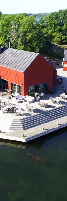 Tjärö Hotell & Vandrarhem，位于Trensum的酒店