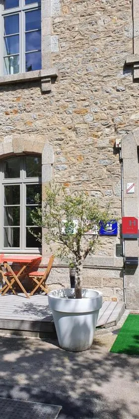 Brit Hotel Spa Le Connetable，位于迪南的酒店
