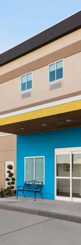 Days Inn by Wyndham Beaumont West I-10 Walden，位于博蒙特的酒店