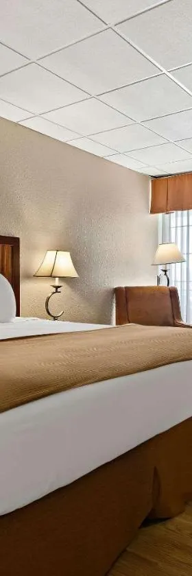 Rodeway Inn，位于McPherson的酒店
