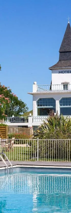 Hotel Restaurant Spa du Tumulus Carnac，位于卡纳克的酒店