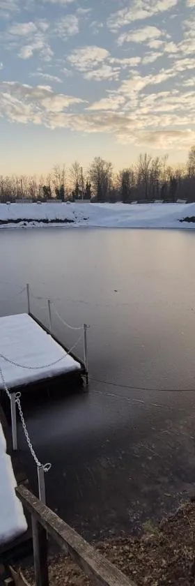 Fisherman's paradise, House and LAKE，位于Donji Žabar的酒店