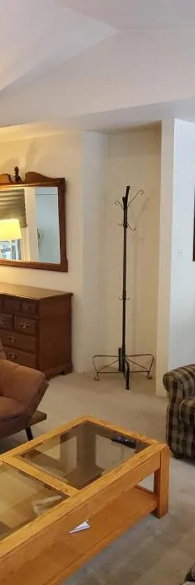Garden Retreat in West Vancouver，位于西温哥华的酒店