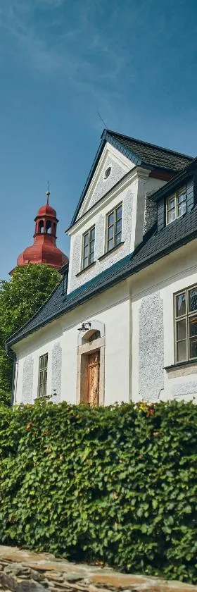 Barokní kaplanka 1796 A. D. - luxusní apartmány v Českém ráji，位于Železný Brod的酒店