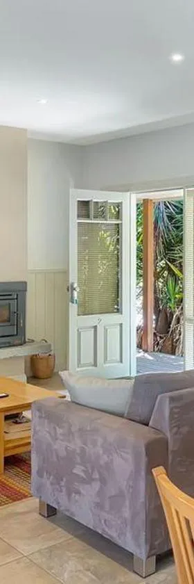 River Rock Cottage Centrally located and Dog friendly，位于Jamieson的酒店